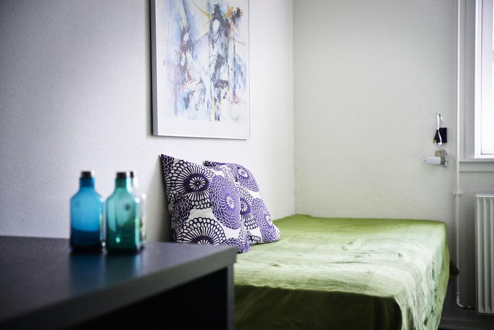 Хостел Stoberiet Свендборг Экстерьер фото A typical bedroom at the University of Stavanger