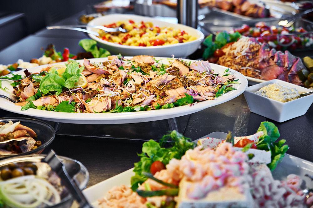 Хостел Stoberiet Свендборг Экстерьер фото A salad bar