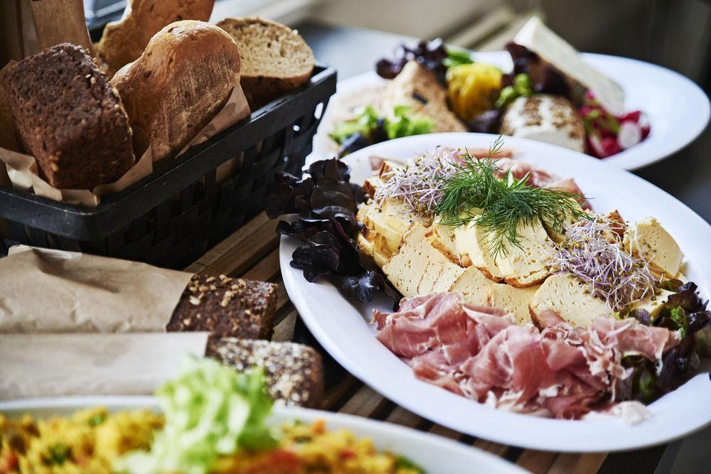 Хостел Stoberiet Свендборг Экстерьер фото A selection of cold buffet items